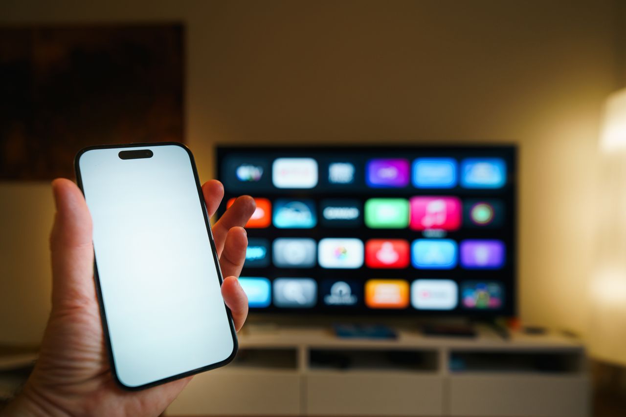 Cara Menyambungkan HP ke TV Tanpa Kabel Lewat WiFi